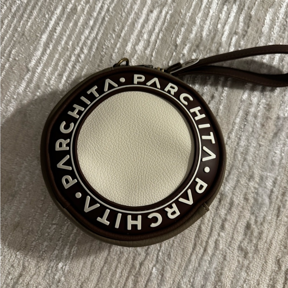 Parchita Round Wristlet Bag